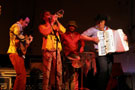 Los Gigantes, The Beez und Totally Gourdgeous